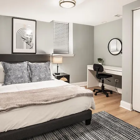 Drexel Apartments, Downtown Hyde Park