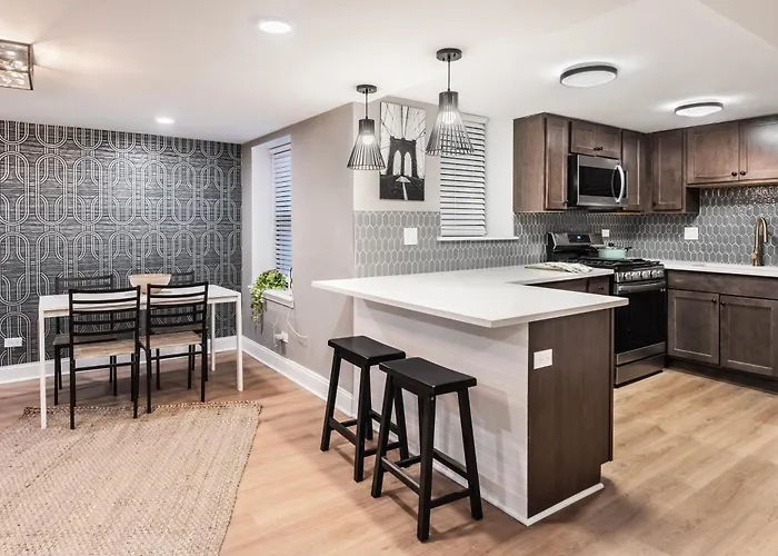 Drexel Apartments, Downtown Hyde Park * Chicago