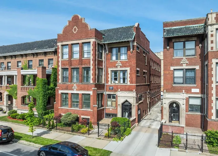 Drexel Apartments, Downtown Hyde Park * Chicago
