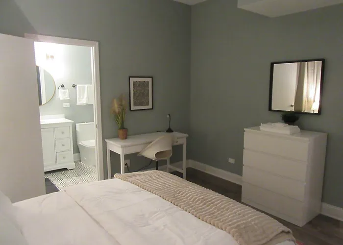 Drexel Apartments, Downtown Hyde Park *